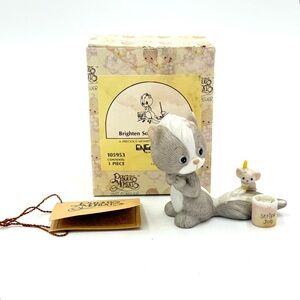 Precious Moments Skunk Porcelain Figurine “Brighten Someone’s Day”